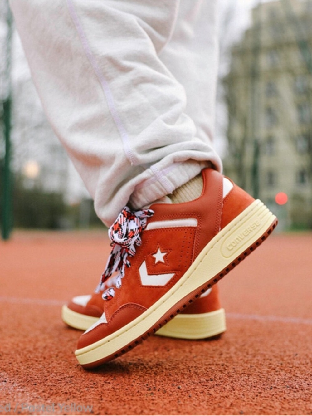 Converse Weapon OX Paris
Men's Walking Shoes Size 9.0
Ritual Red White Sneakers - Picture 6 of 10